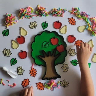 Panel Sensoryczny Drzewo– Montessori, Motoryka i Rozwój Zmysłów