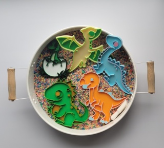 Panel Sensoryczny Dinozaury– Nauka przez Dotyk i Zabawę