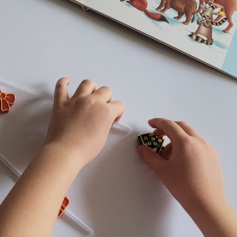 Mikołaj – przeplatanka sensoryczna | Montessori